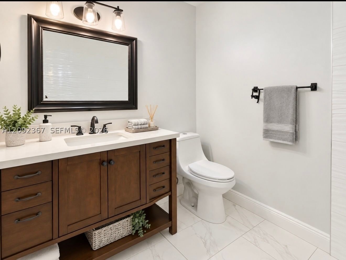 Real estate property located at 10701 10th Ct, Broward, Scarborough Ii, Davie, FL