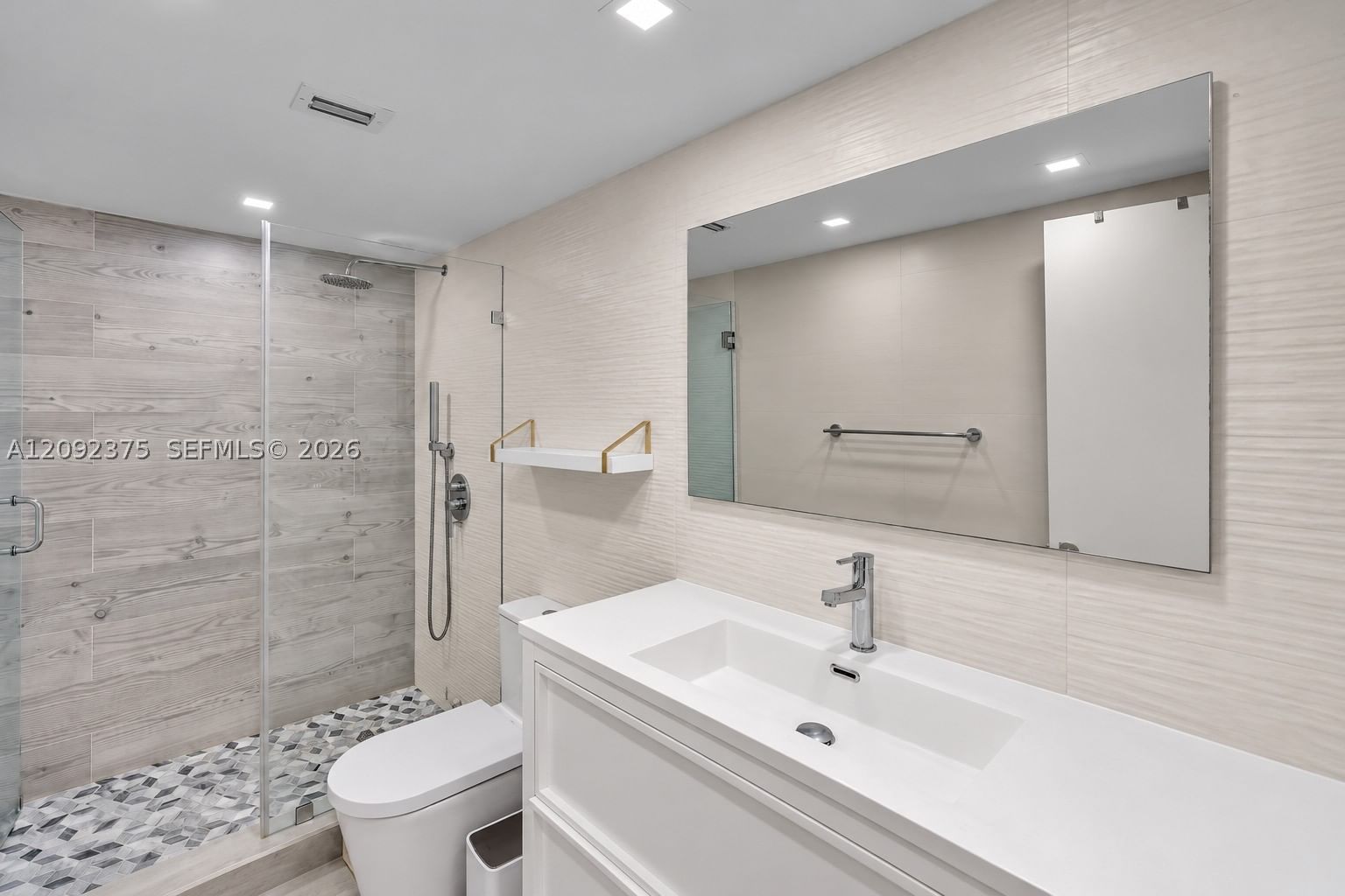 Real estate property located at 19390 Collins Ave #421, Miami-dade, Oceanview Building A Cond, Sunny Isles Beach, FL