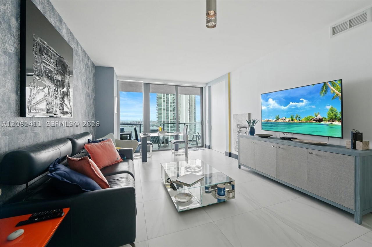 Real estate property located at 650 32 #3302, Miami-dade, Paraiso Bay Condo, Miami, FL