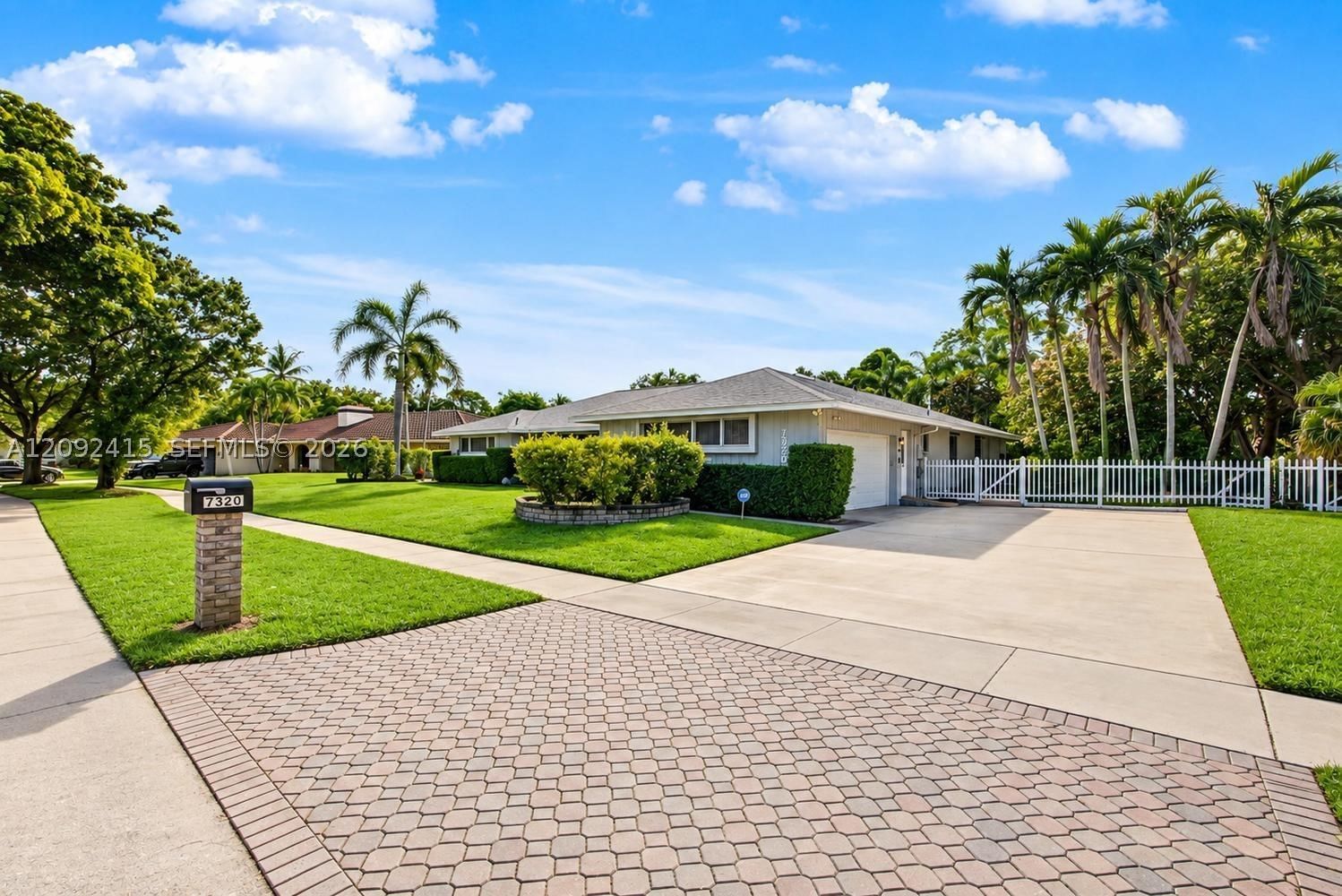 Real estate property located at 7320 16th St, Broward, New Orleans Villas, Plantation, FL