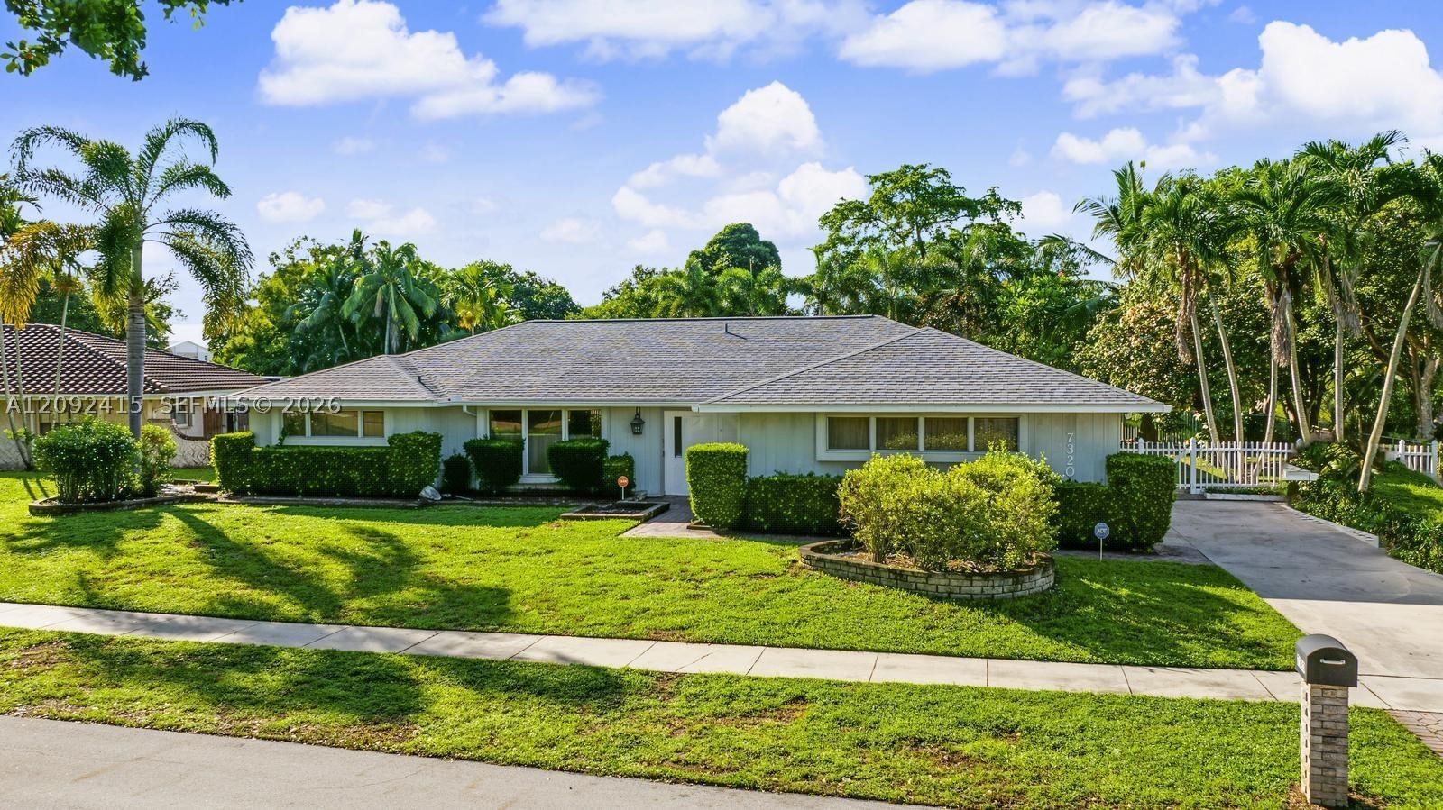 Real estate property located at 7320 16th St, Broward, New Orleans Villas, Plantation, FL