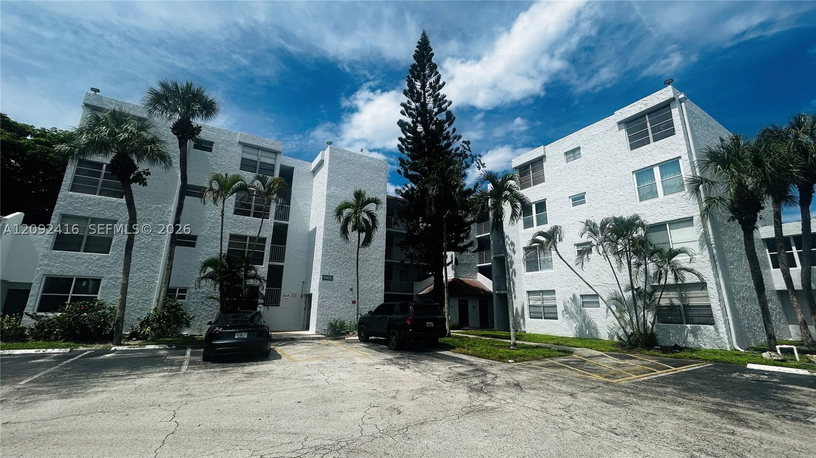 Real estate property located at 9410 Live Oak Pl #207, Broward, Live Oak Condominium Two, Davie, FL