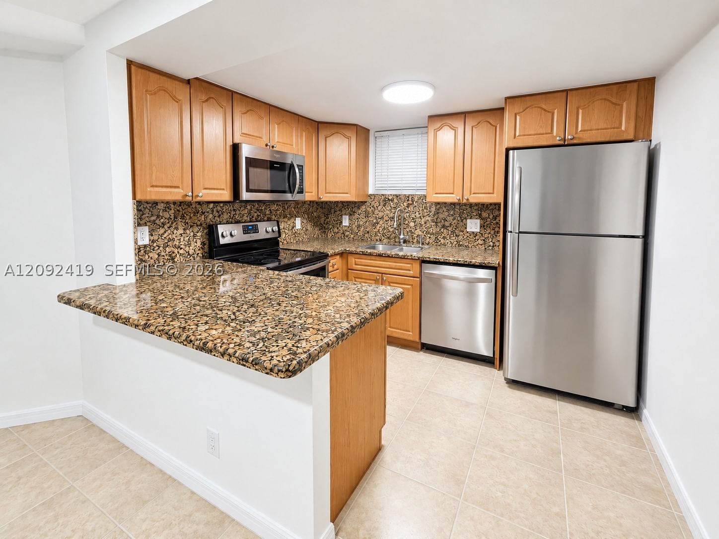 Real estate property located at 8290 Lake Dr #112, Miami-dade, Las Vistas At Doral Condo, Doral, FL