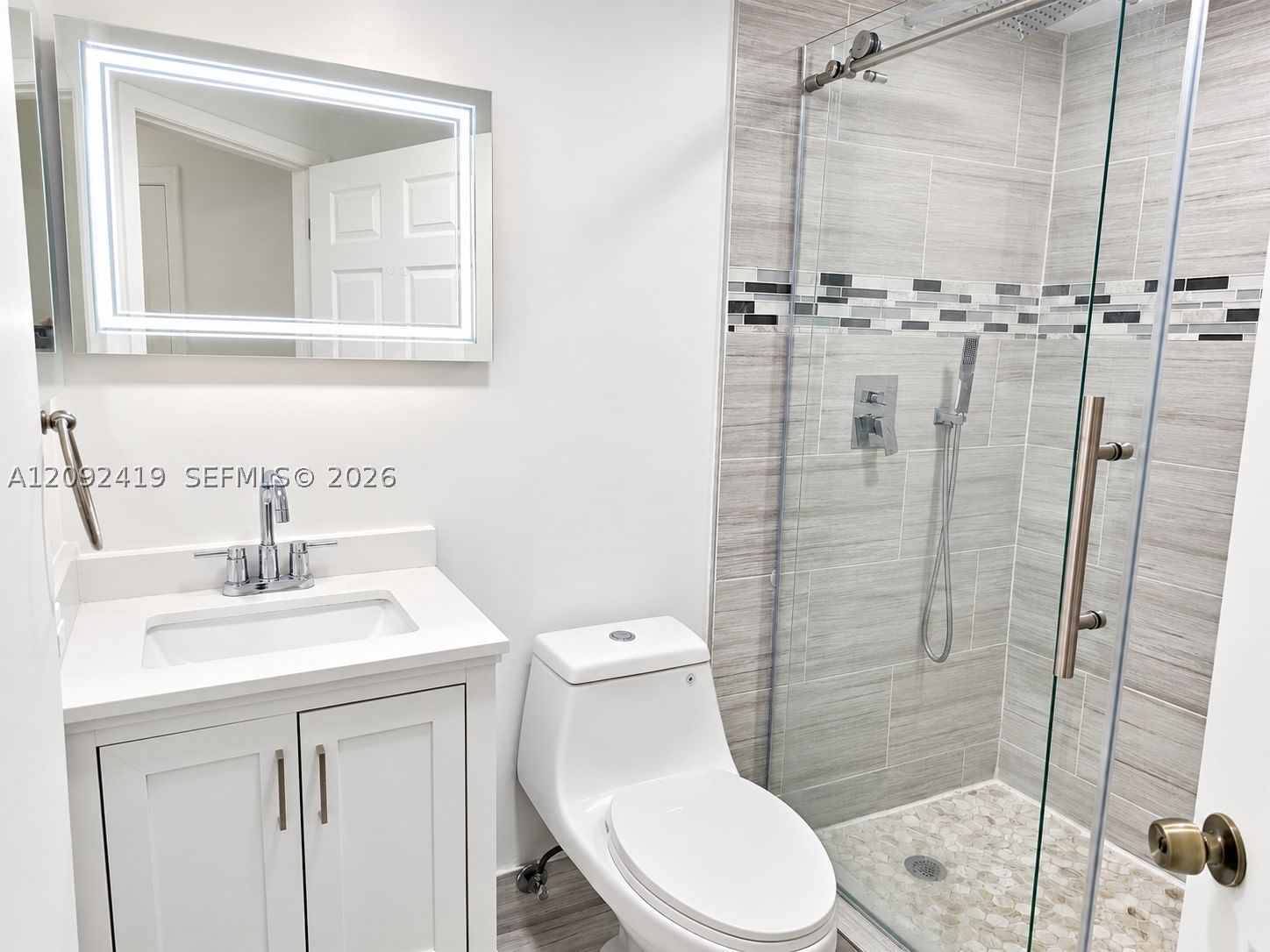 Real estate property located at 8290 Lake Dr #112, Miami-dade, Las Vistas At Doral Condo, Doral, FL