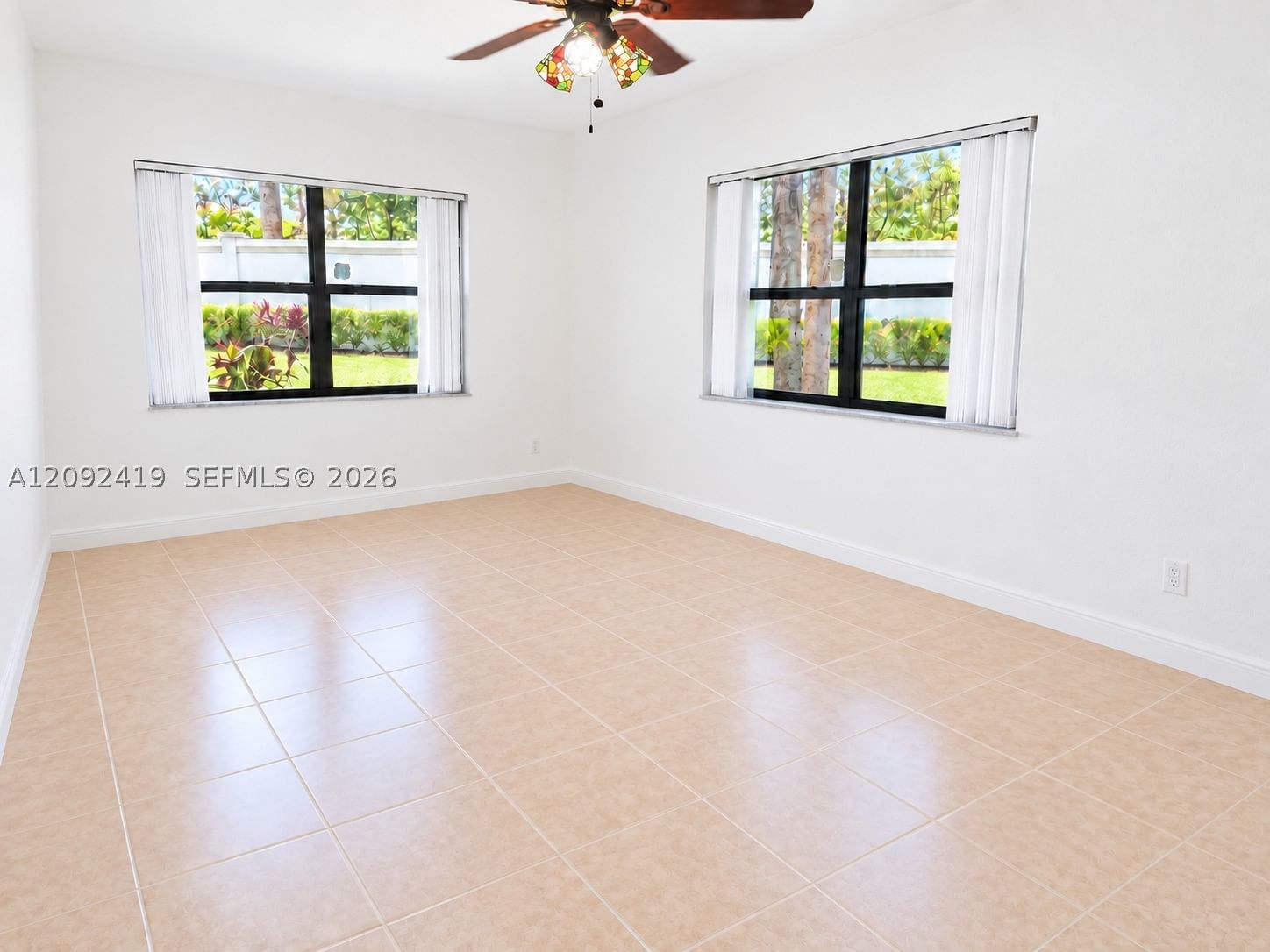 Real estate property located at 8290 Lake Dr #112, Miami-dade, Las Vistas At Doral Condo, Doral, FL