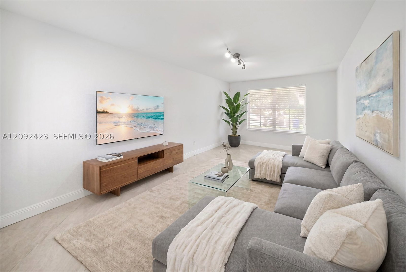 Real estate property located at 887 Spinnaker Dr W, Broward, Three Islands 3rd Section, Hollywood, FL