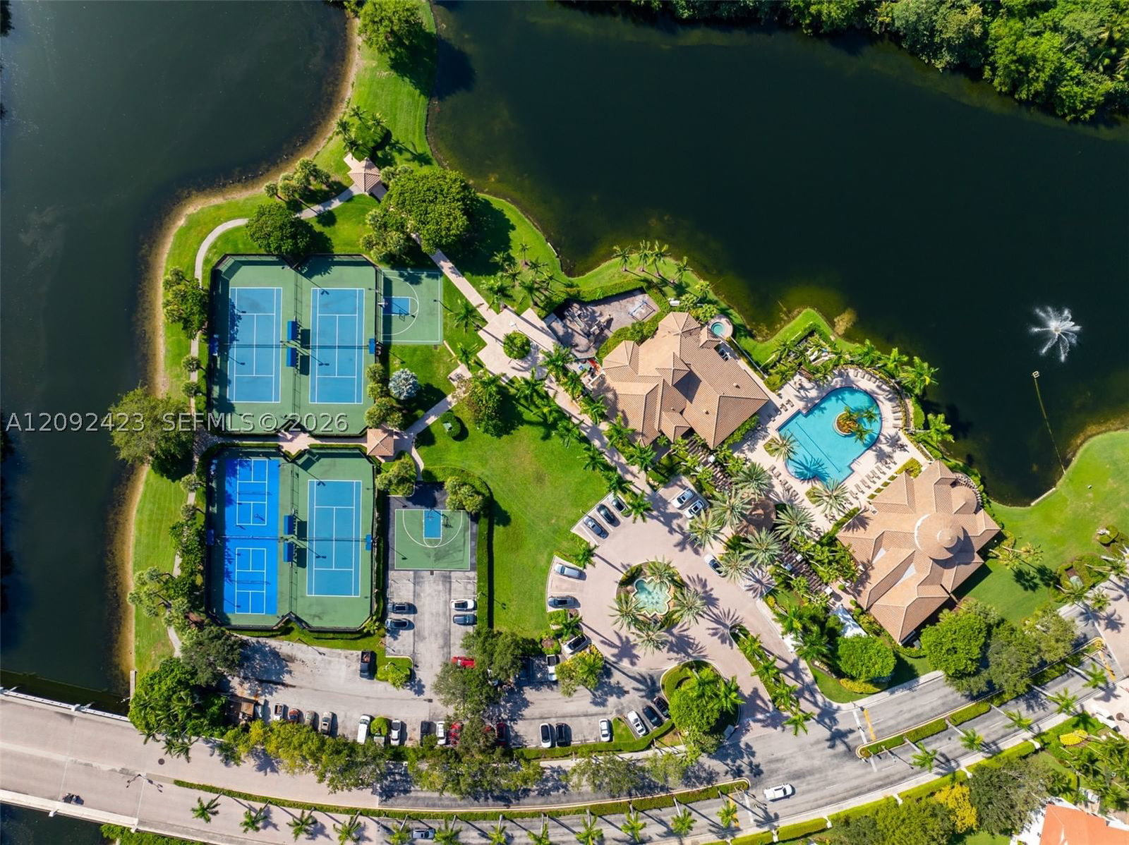 Real estate property located at 887 Spinnaker Dr W, Broward, Three Islands 3rd Section, Hollywood, FL