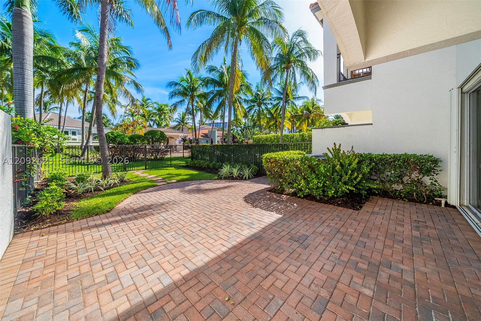 Real estate property located at 887 Spinnaker Dr W, Broward, Three Islands 3rd Section, Hollywood, FL