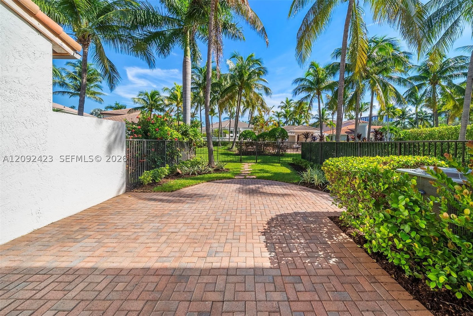 Real estate property located at 887 Spinnaker Dr W, Broward, Three Islands 3rd Section, Hollywood, FL