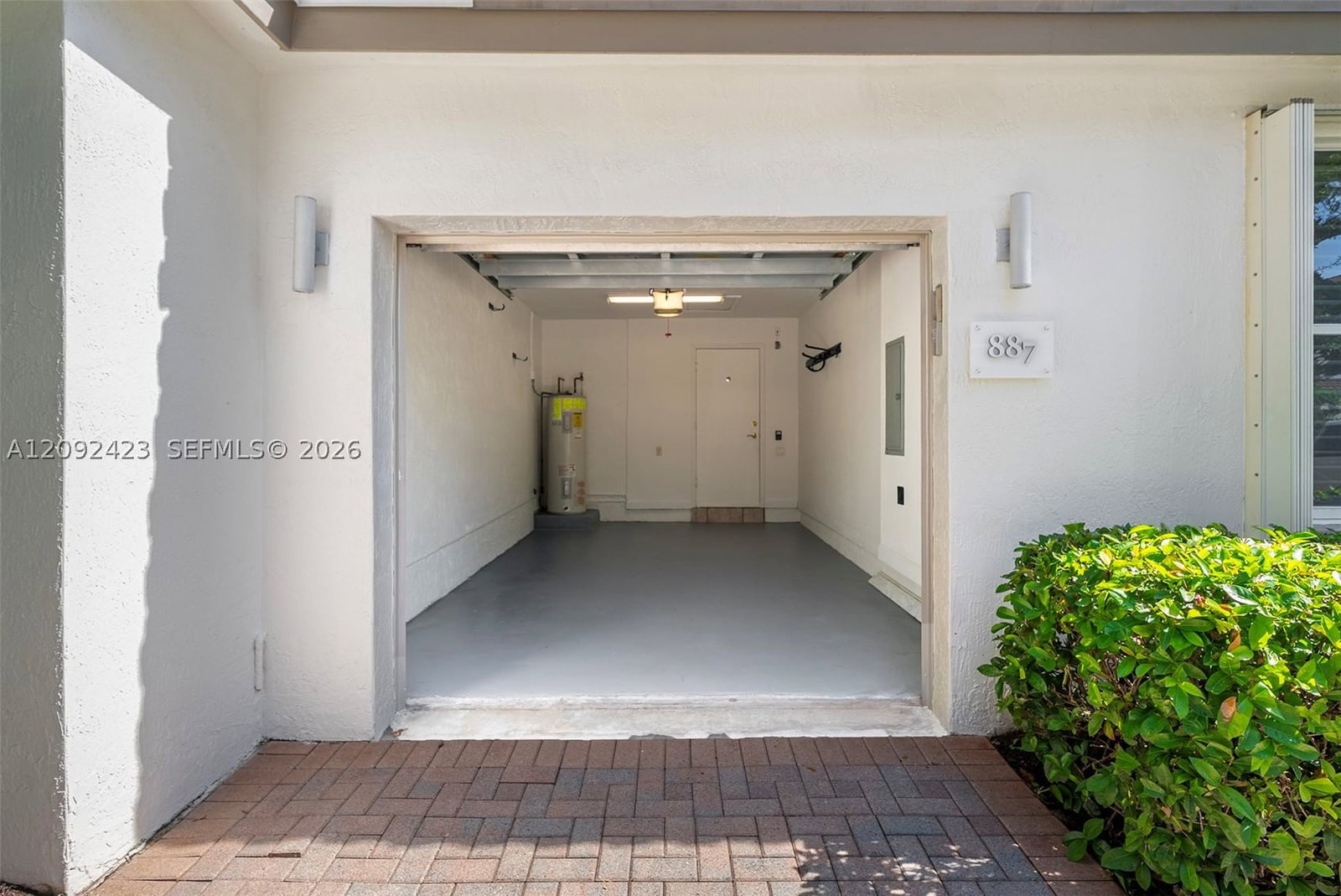 Real estate property located at 887 Spinnaker Dr W, Broward, Three Islands 3rd Section, Hollywood, FL
