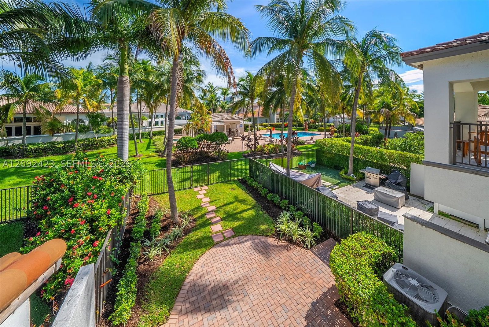 Real estate property located at 887 Spinnaker Dr W, Broward, Three Islands 3rd Section, Hollywood, FL