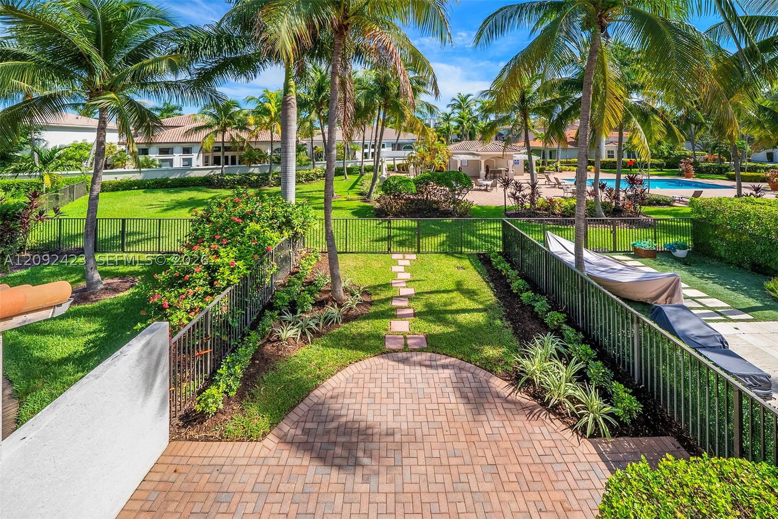 Real estate property located at 887 Spinnaker Dr W, Broward, Three Islands 3rd Section, Hollywood, FL