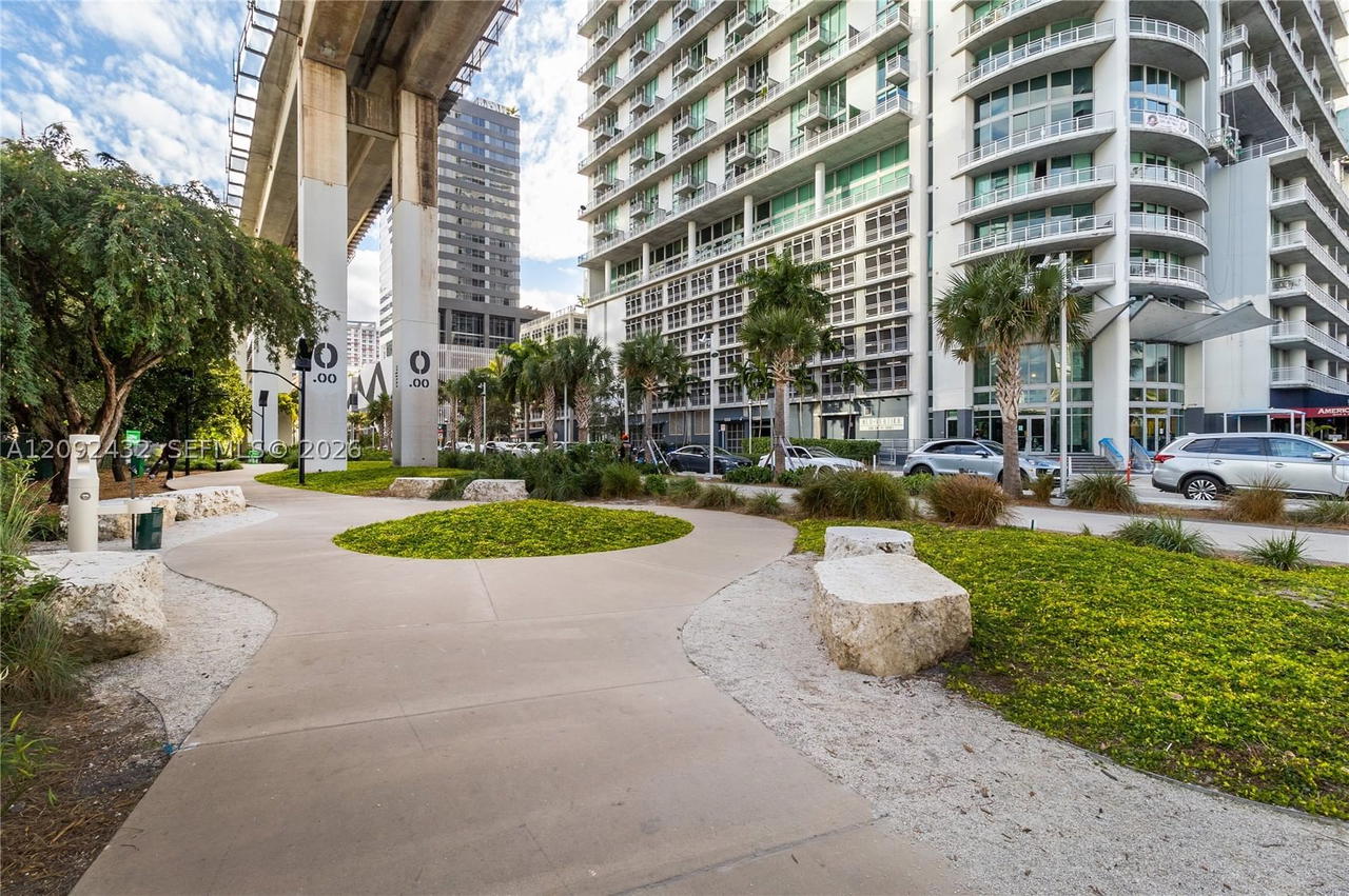 Real estate property located at 690 1st Ct PHII12, Miami-dade, Neo Vertika Condo, Miami, FL
