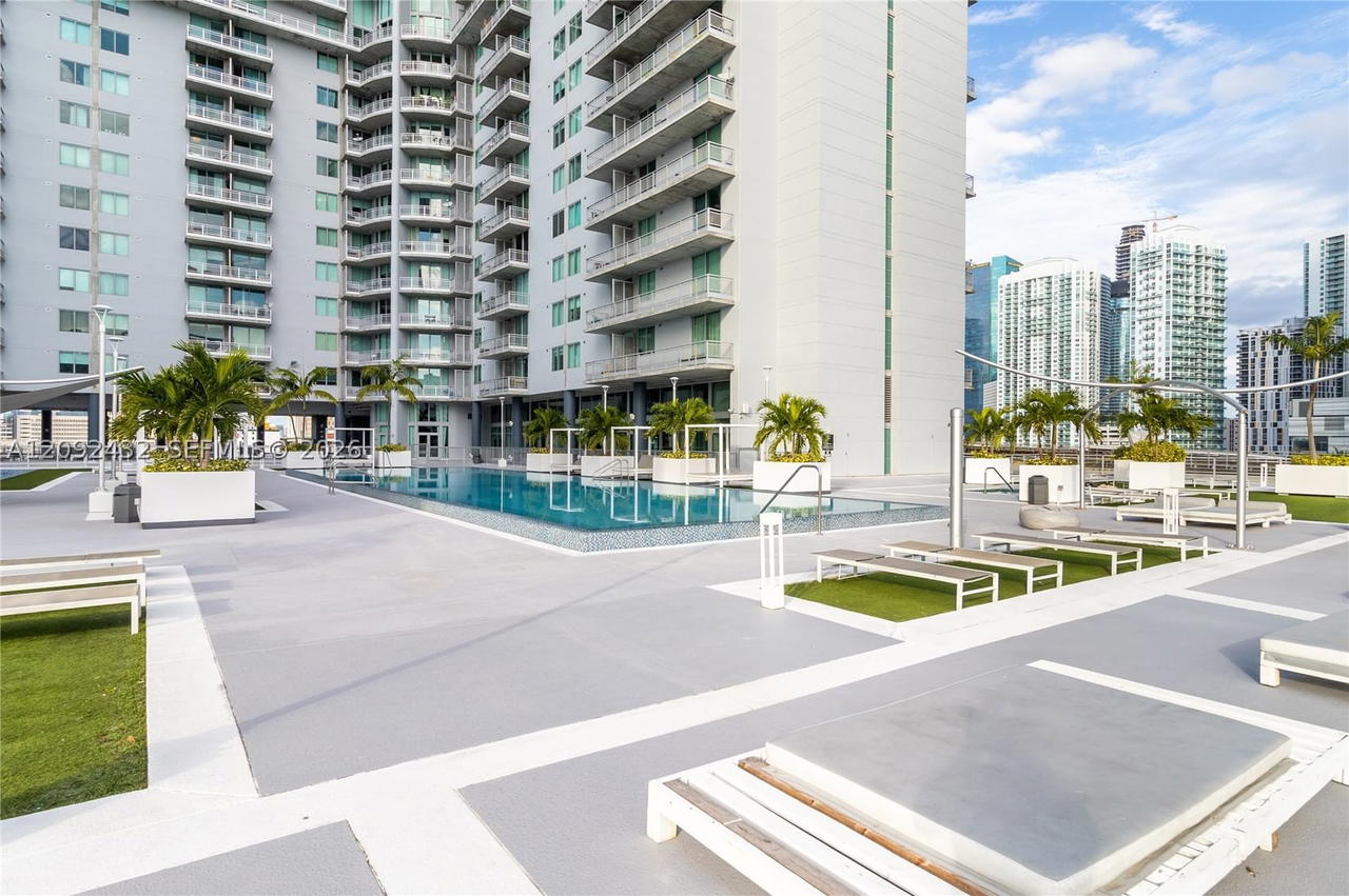 Real estate property located at 690 1st Ct PHII12, Miami-dade, Neo Vertika Condo, Miami, FL