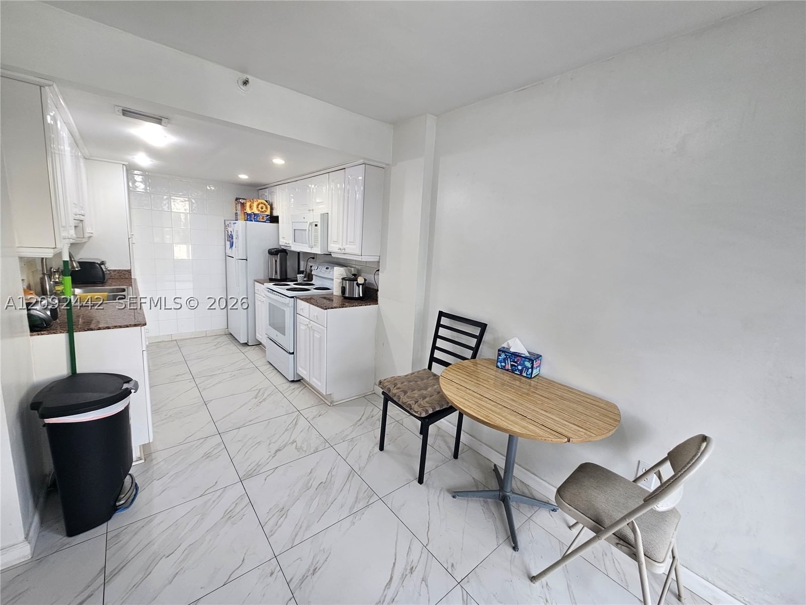 Real estate property located at 17600 Bay Rd N302, Miami-dade, Fairview House Condo, Sunny Isles Beach, FL