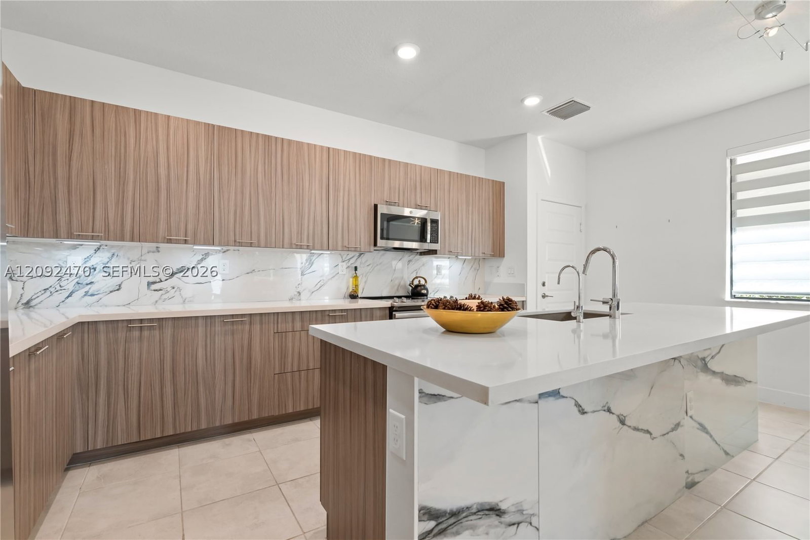 Real estate property located at 4809 83rd Pkwy, Miami-dade, Downtown Doral South Phas, Doral, FL