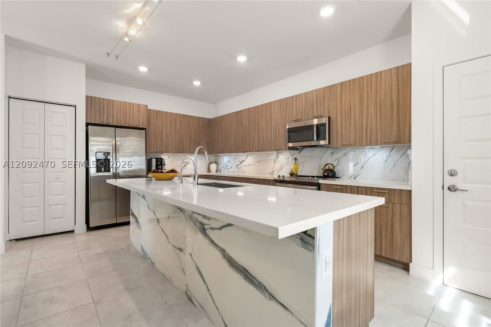 Real estate property located at 4809 83rd Pkwy, Miami-dade, Downtown Doral South Phas, Doral, FL