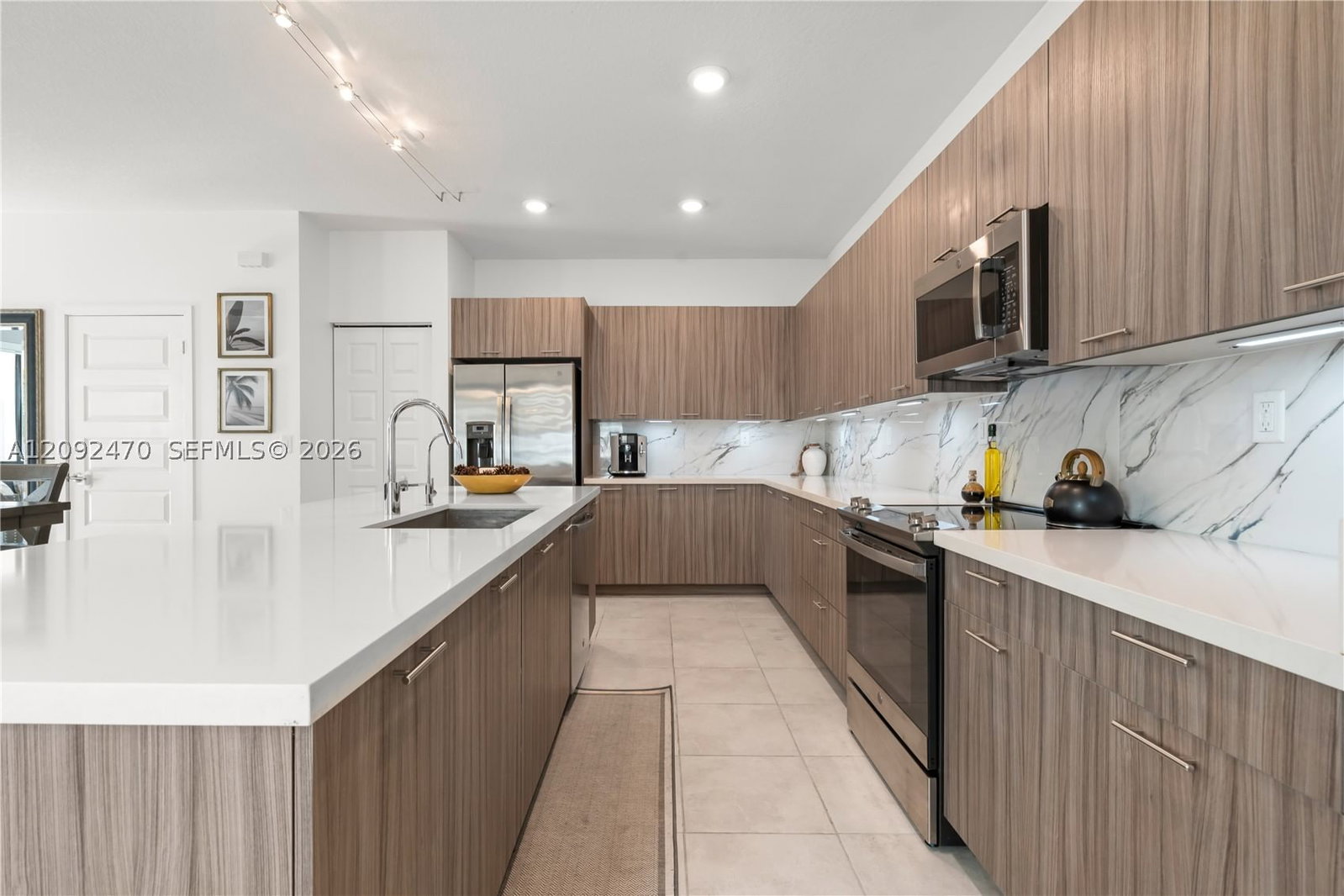 Real estate property located at 4809 83rd Pkwy, Miami-dade, Downtown Doral South Phas, Doral, FL
