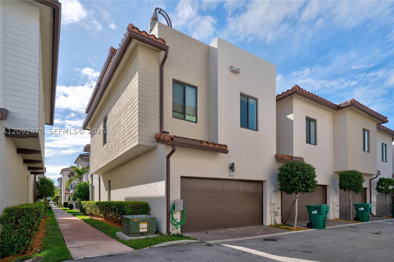 Real estate property located at 4809 83rd Pkwy, Miami-dade, Downtown Doral South Phas, Doral, FL