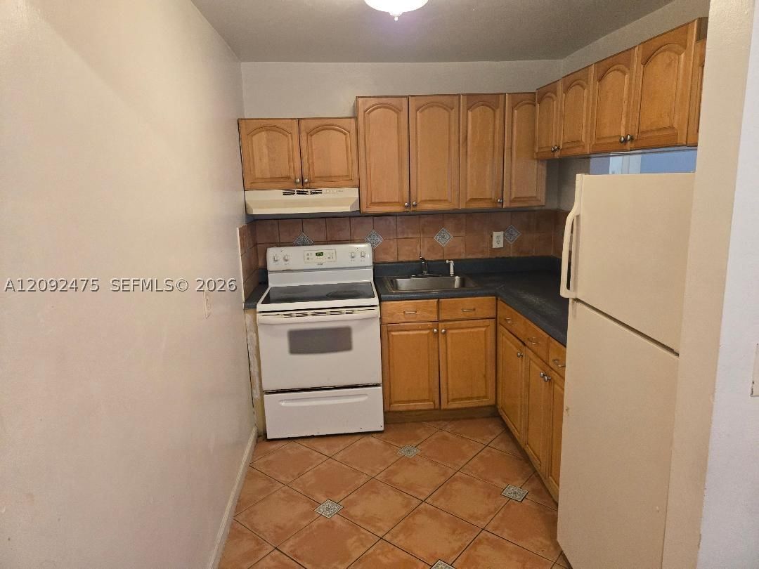 Real estate property located at 2838 Madison St #12, Broward, Malibu Gardens Condo, Hollywood, FL