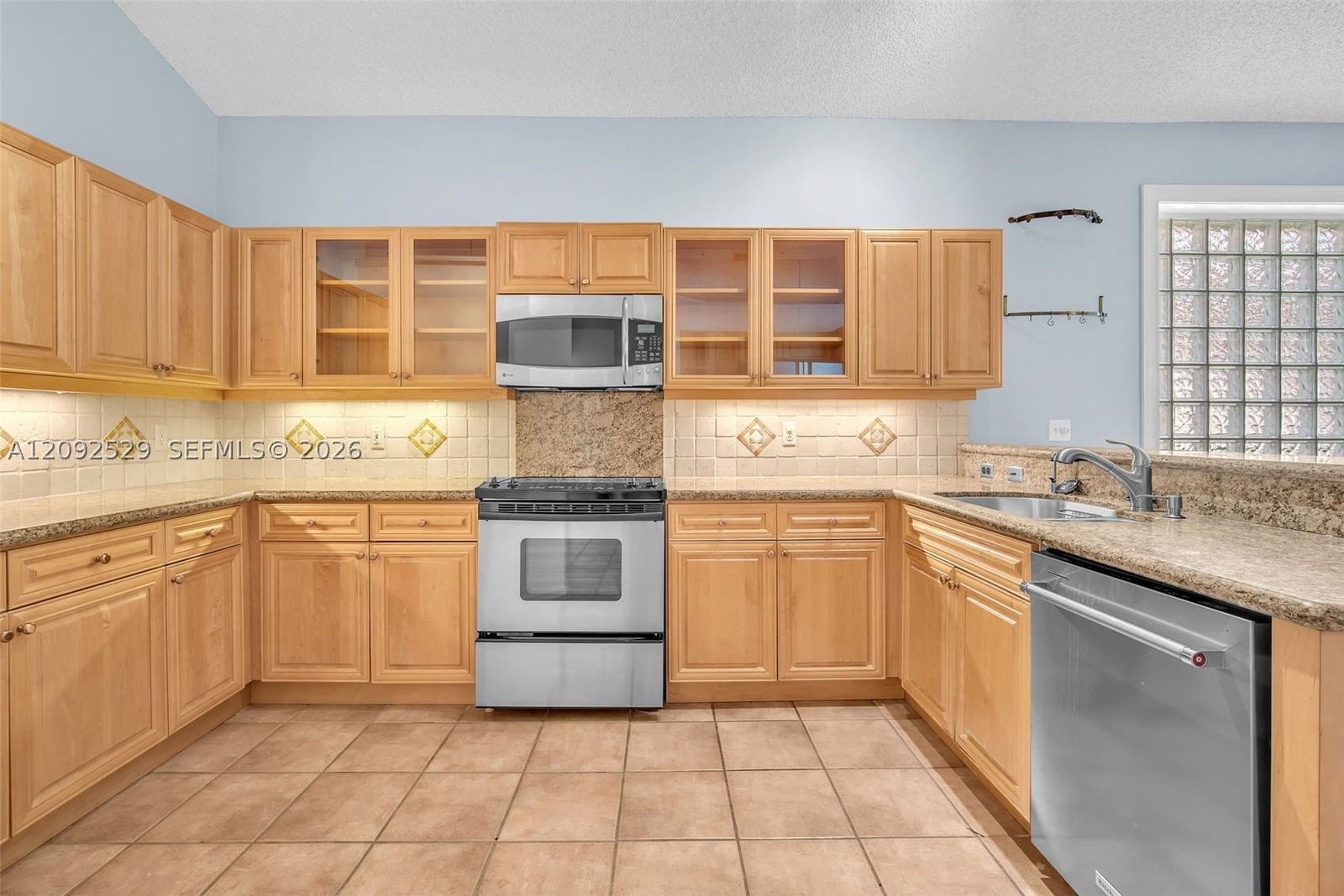 Real estate property located at 1545 Lacosta Dr W, Broward, Hollywood Lakes Country C, Pembroke Pines, FL