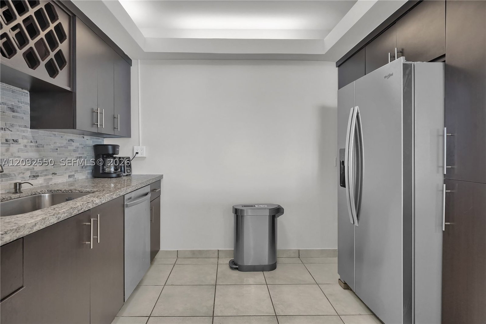 Real estate property located at 5401 Collins Ave #601, Miami-dade, The Carriage House Condo, Miami Beach, FL