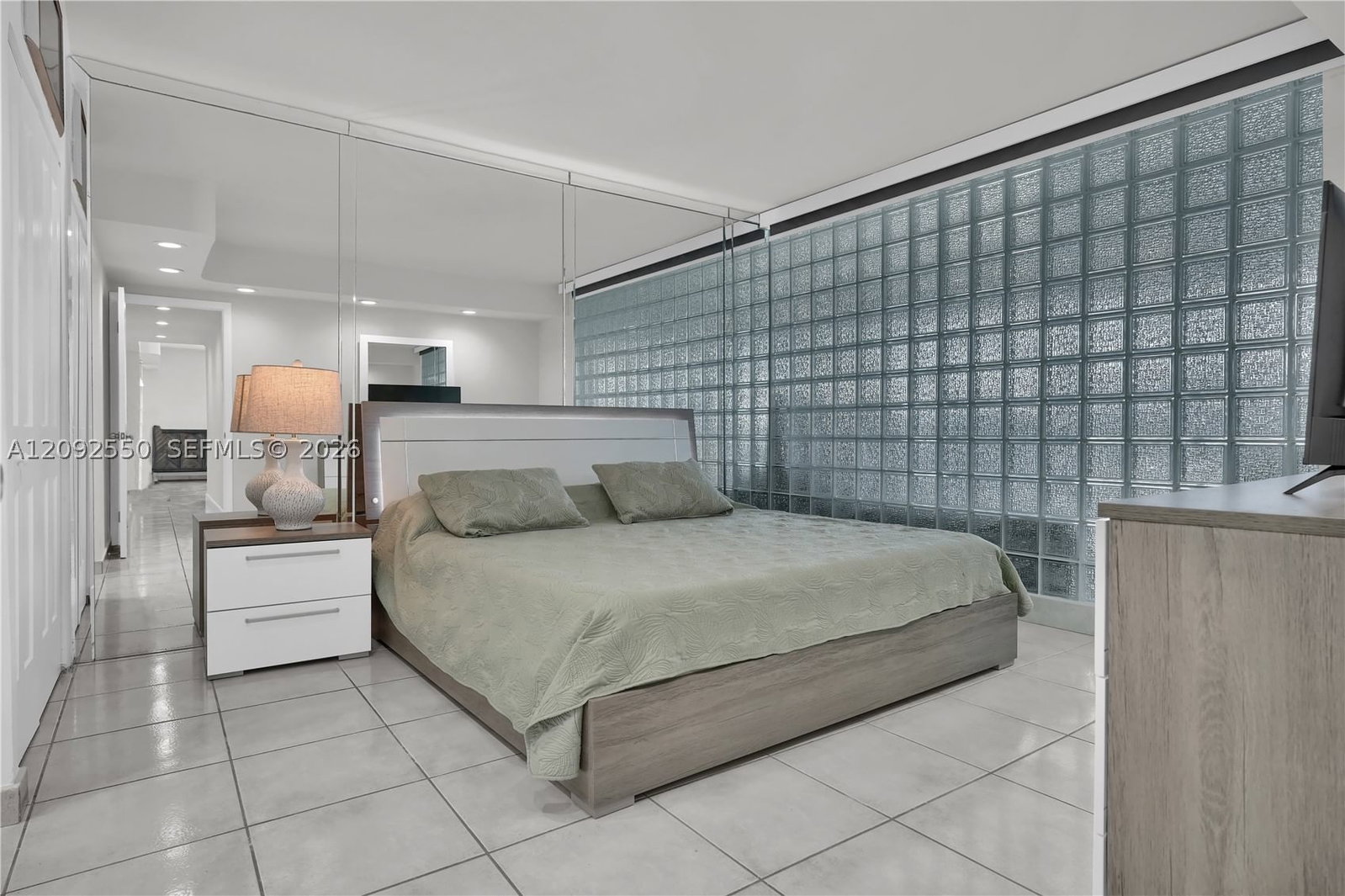 Real estate property located at 5401 Collins Ave #601, Miami-dade, The Carriage House Condo, Miami Beach, FL