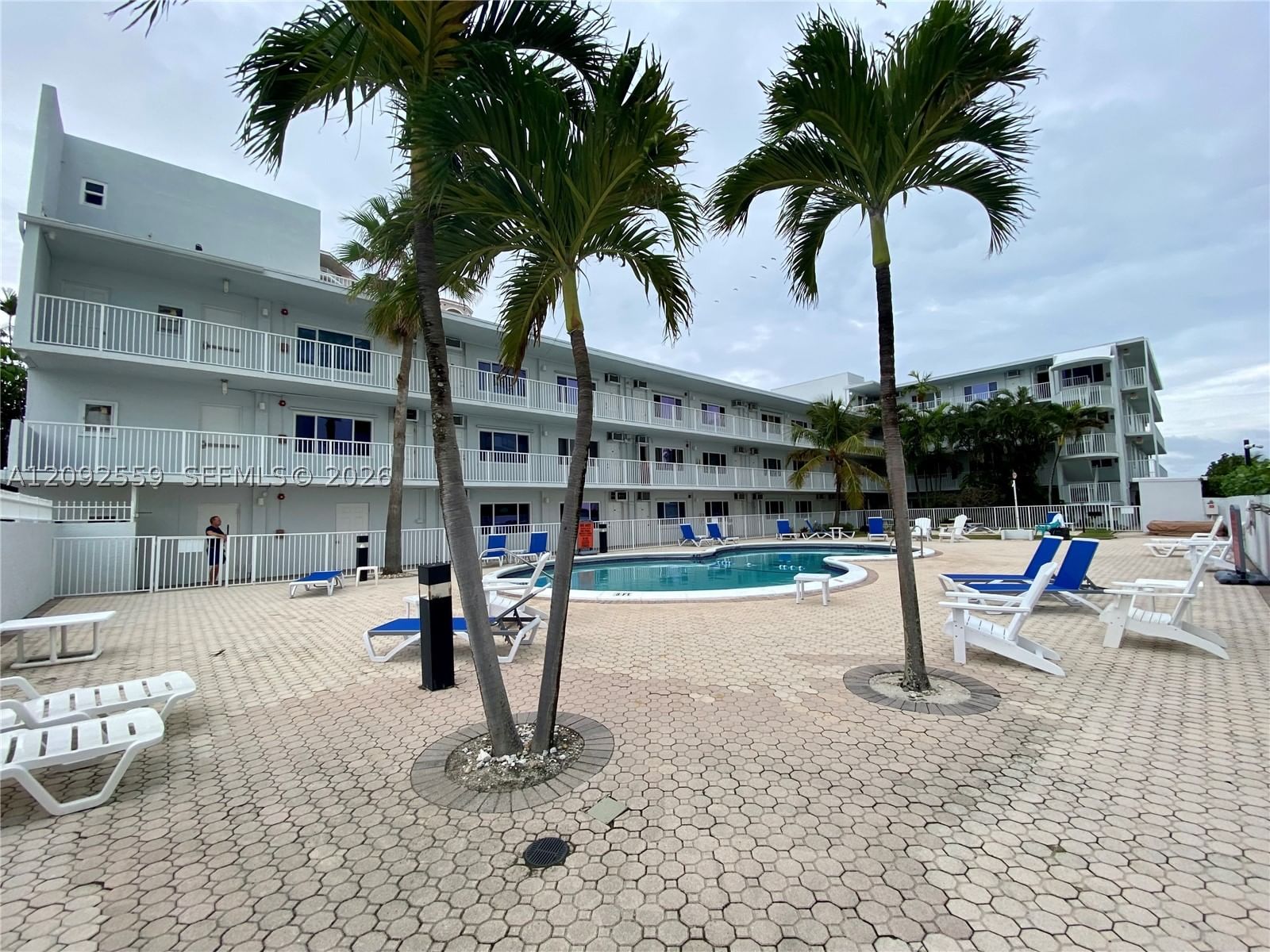 Real estate property located at 1480 Ocean Blvd #105, Broward, International Studio Apt, Lauderdale By The Sea, FL