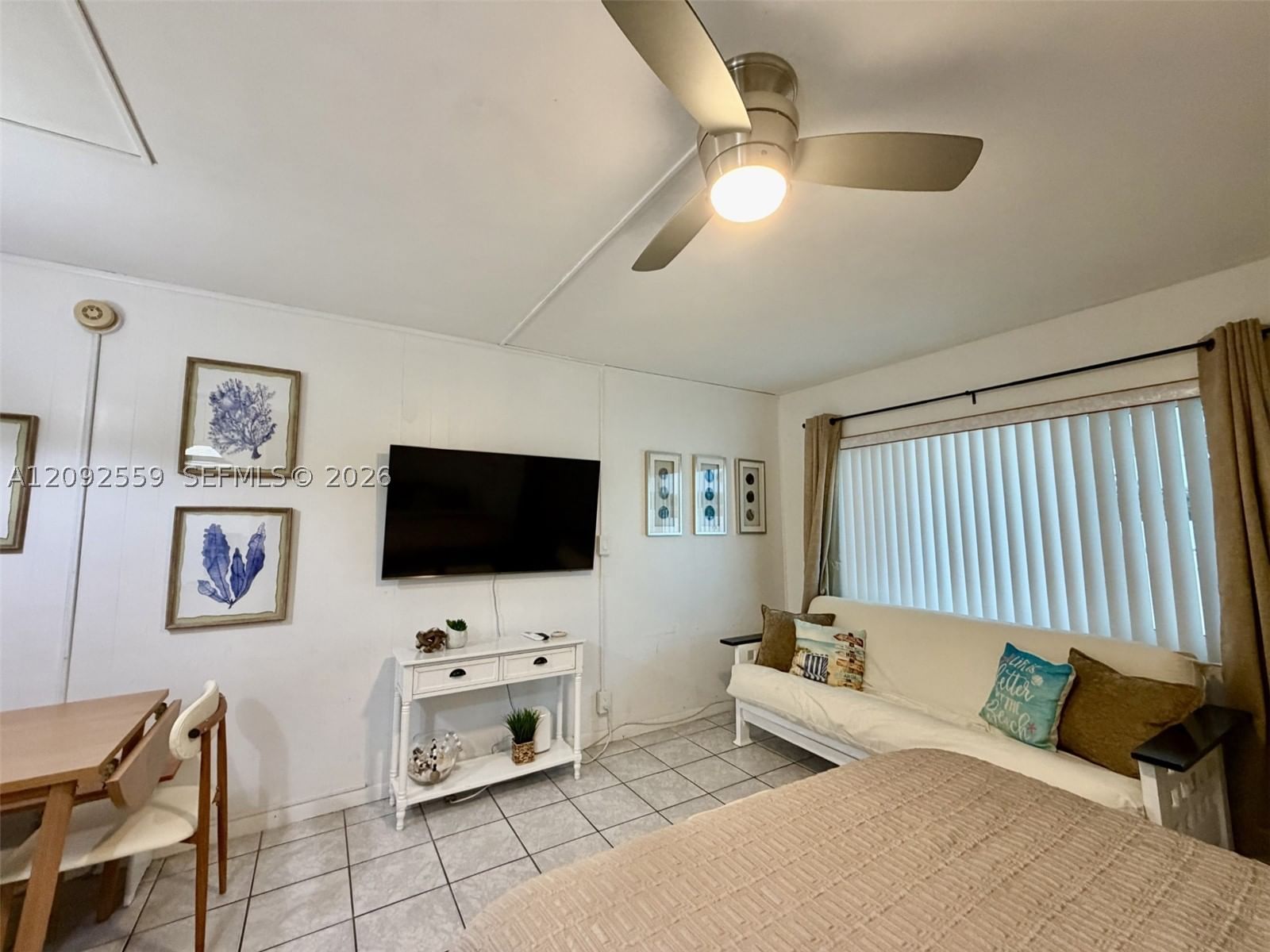 Real estate property located at 1480 Ocean Blvd #105, Broward, International Studio Apt, Lauderdale By The Sea, FL