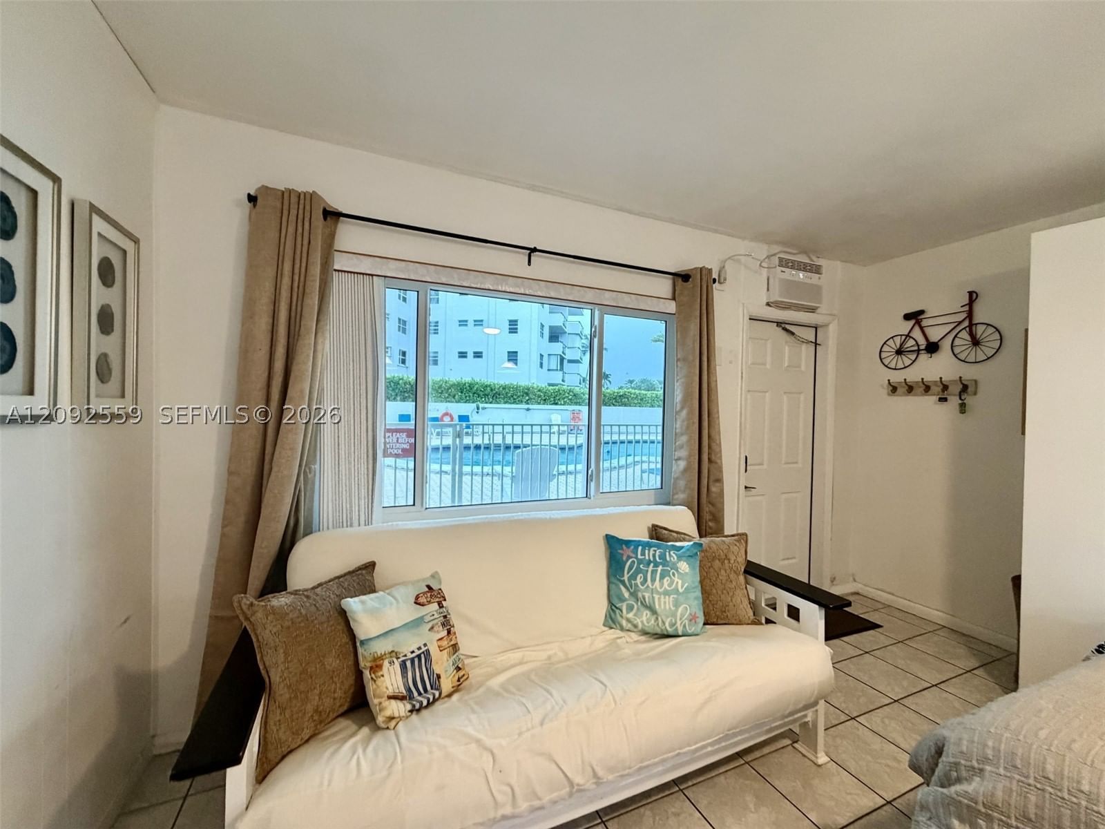 Real estate property located at 1480 Ocean Blvd #105, Broward, International Studio Apt, Lauderdale By The Sea, FL