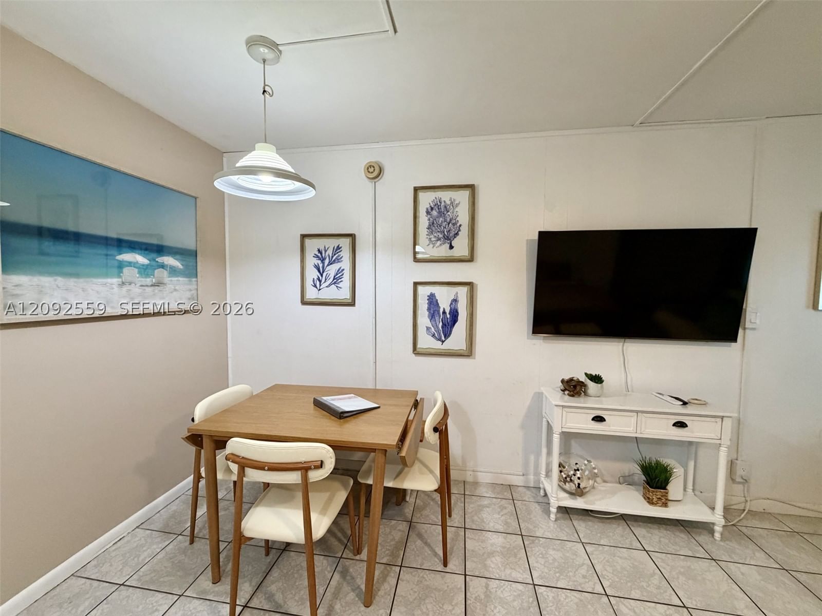 Real estate property located at 1480 Ocean Blvd #105, Broward, International Studio Apt, Lauderdale By The Sea, FL