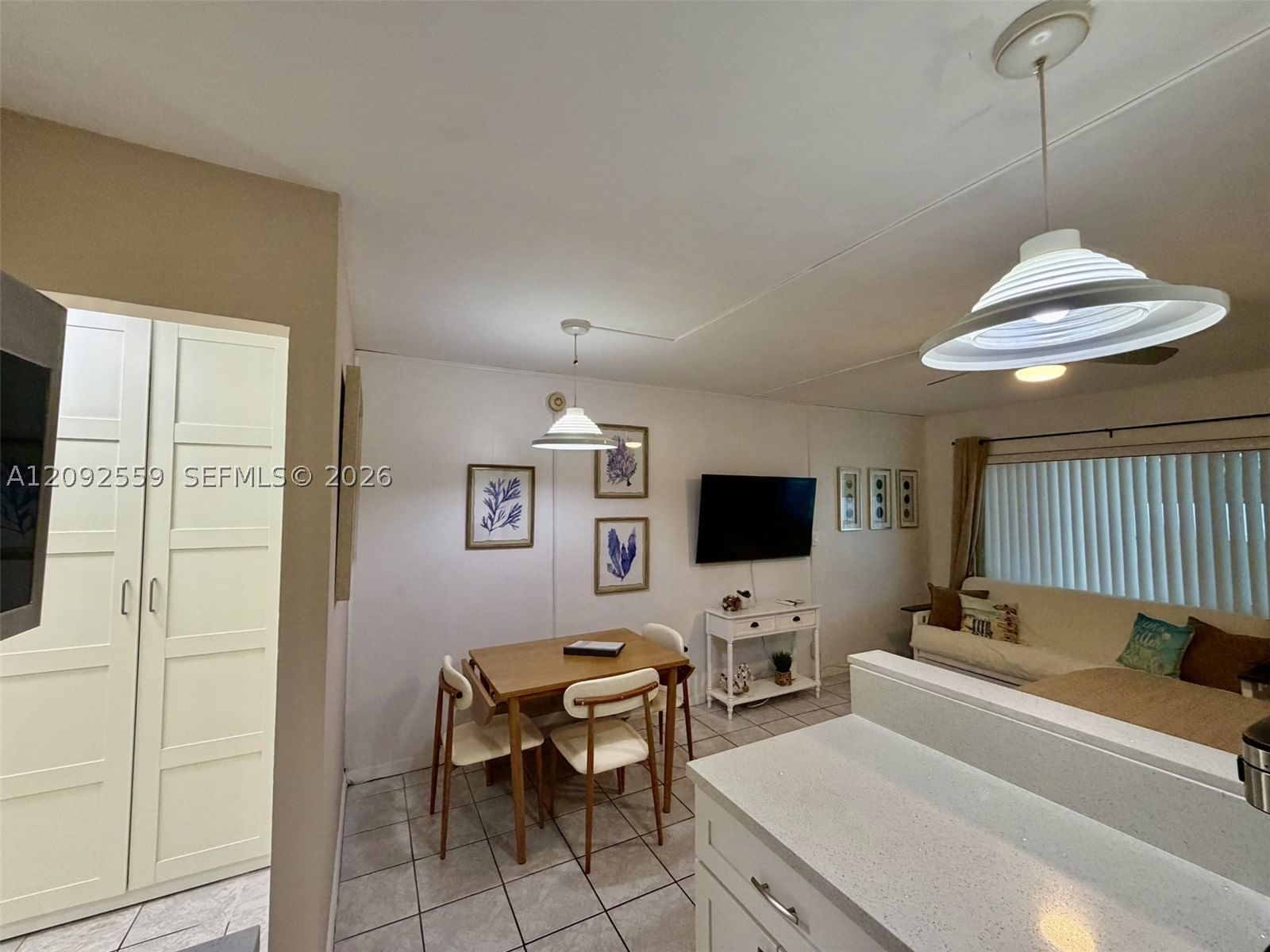 Real estate property located at 1480 Ocean Blvd #105, Broward, International Studio Apt, Lauderdale By The Sea, FL