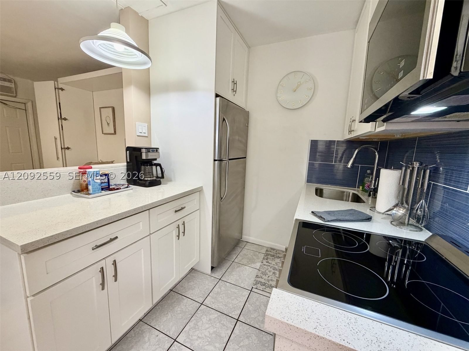 Real estate property located at 1480 Ocean Blvd #105, Broward, International Studio Apt, Lauderdale By The Sea, FL