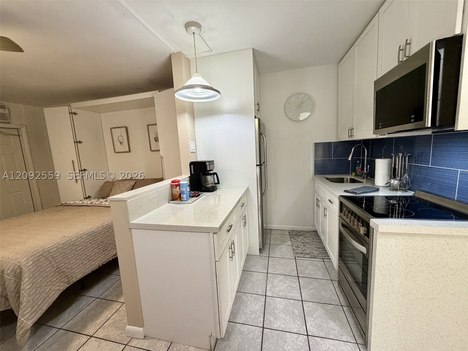 Real estate property located at 1480 Ocean Blvd #105, Broward, International Studio Apt, Lauderdale By The Sea, FL