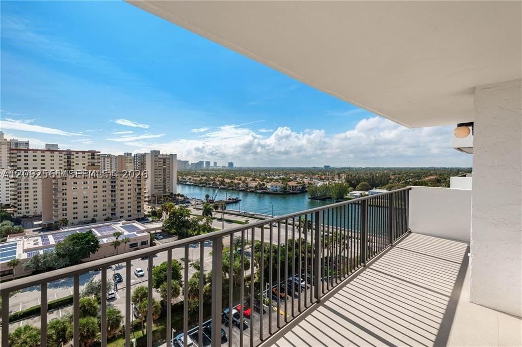 Real estate property located at 1201 Ocean Dr #1206S, Broward, Summit Condo, Hollywood, FL
