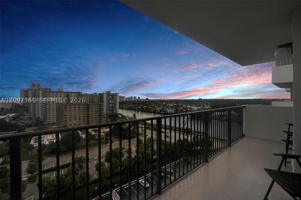 Real estate property located at 1201 Ocean Dr #1206S, Broward, Summit Condo, Hollywood, FL