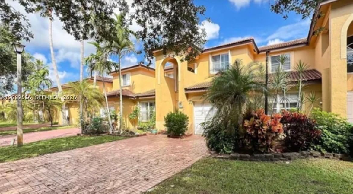 Real estate property located at 14015 Forest Oak Cir, Broward, West Park-west Parcel, Davie, FL