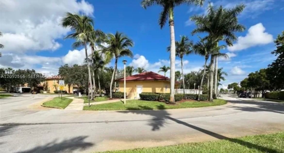 Real estate property located at 14015 Forest Oak Cir, Broward, West Park-west Parcel, Davie, FL