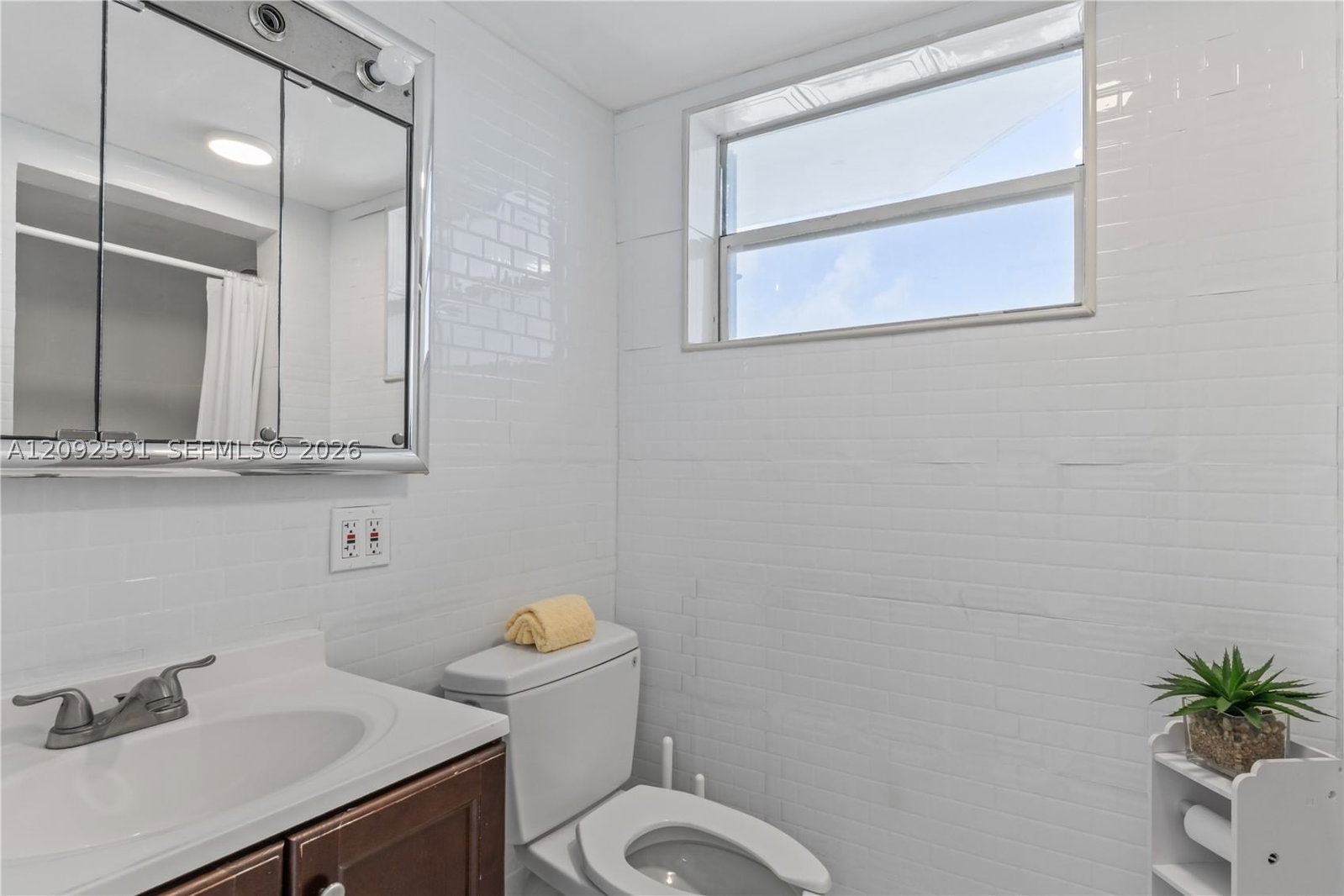 Real estate property located at 7933 West Dr #1025, Miami-dade, Magaluf Towers Condo, North Bay Village, FL