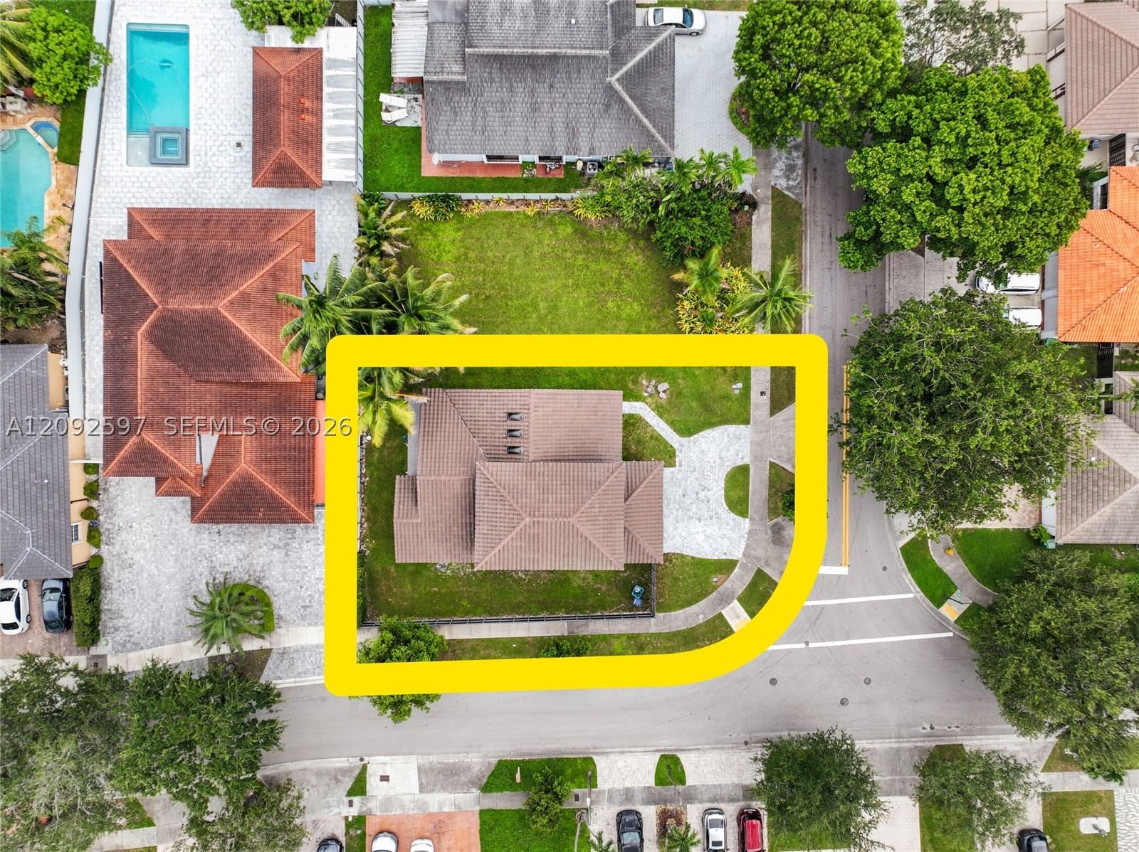 Real estate property located at 8745 150th Ter, Miami-dade, West Lakes Gardens, Miami Lakes, FL