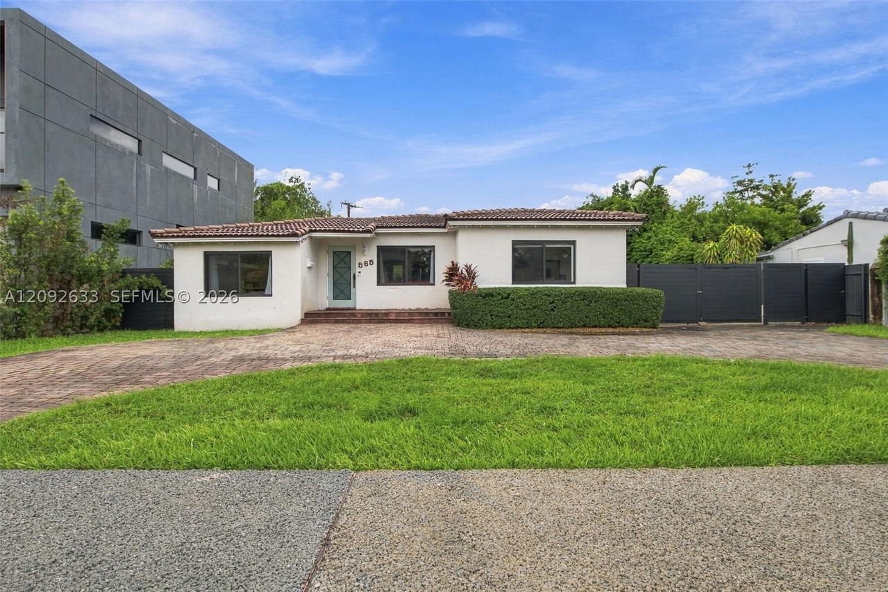 Real estate property located at 565 East Dr, Miami-dade, Foust Sub, Miami Springs, FL