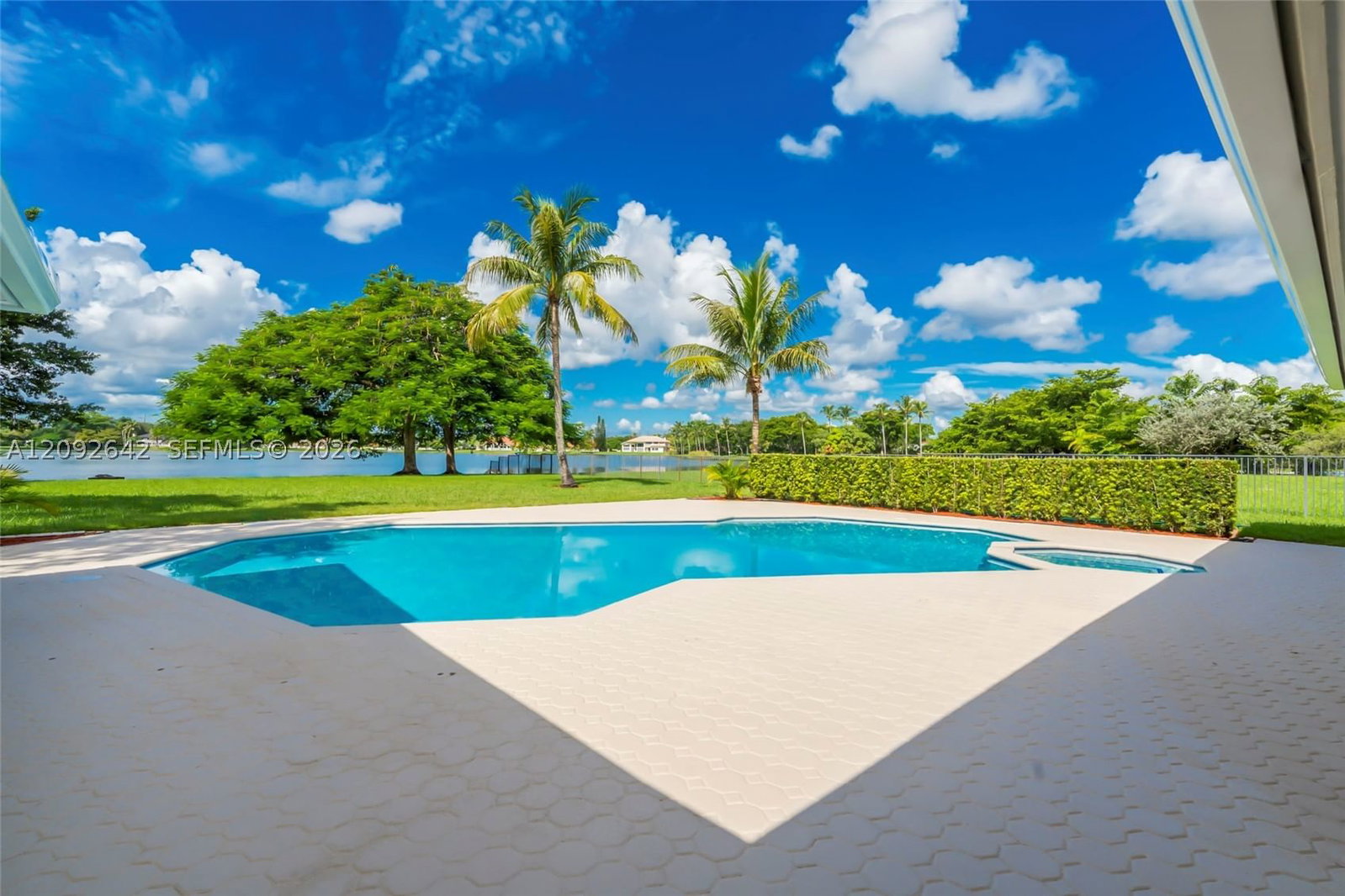 Real estate property located at 1201 Bristol Ave, Broward, Shenandoah Section Three, Davie, FL