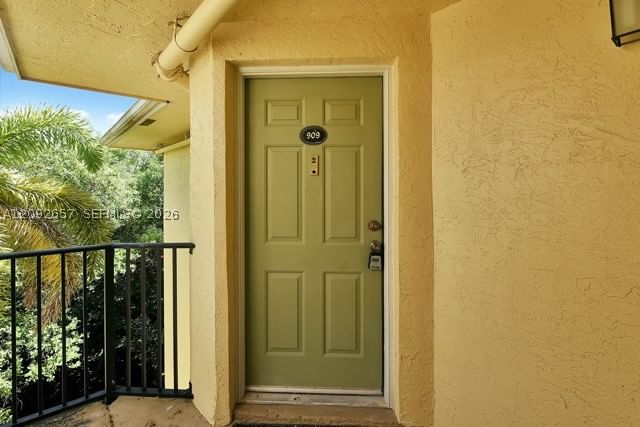 Real estate property located at 2445 18th Ter #909, Broward, Marina Oaks Condo, Fort Lauderdale, FL