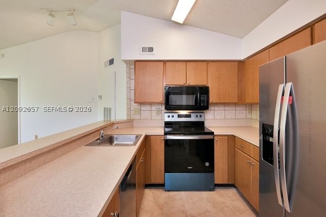 Real estate property located at 2445 18th Ter #909, Broward, Marina Oaks Condo, Fort Lauderdale, FL