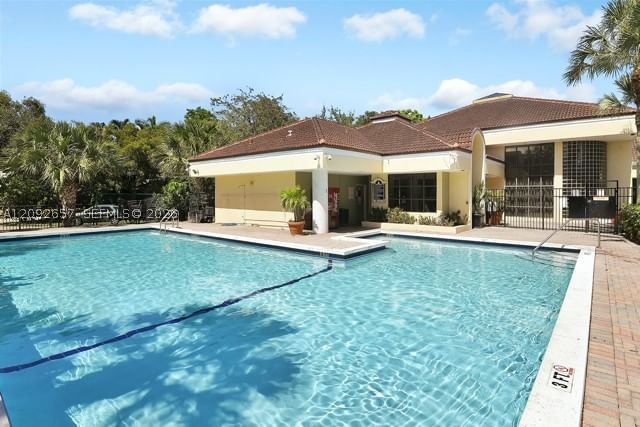 Real estate property located at 2445 18th Ter #909, Broward, Marina Oaks Condo, Fort Lauderdale, FL