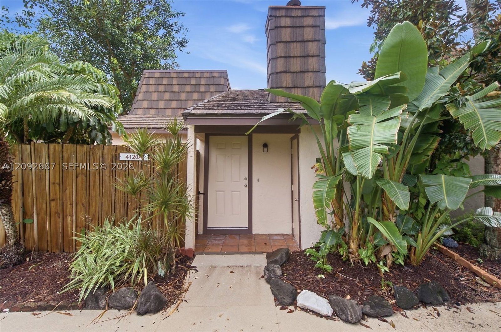 Real estate property located at 4120 Palm Bay Cir, Palm Beach, Lake Colony Ph Ii, West Palm Beach, FL