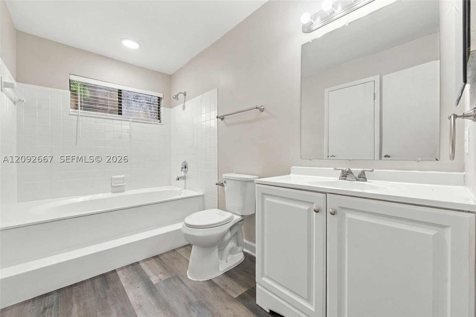 Real estate property located at 4120 Palm Bay Cir, Palm Beach, Lake Colony Ph Ii, West Palm Beach, FL