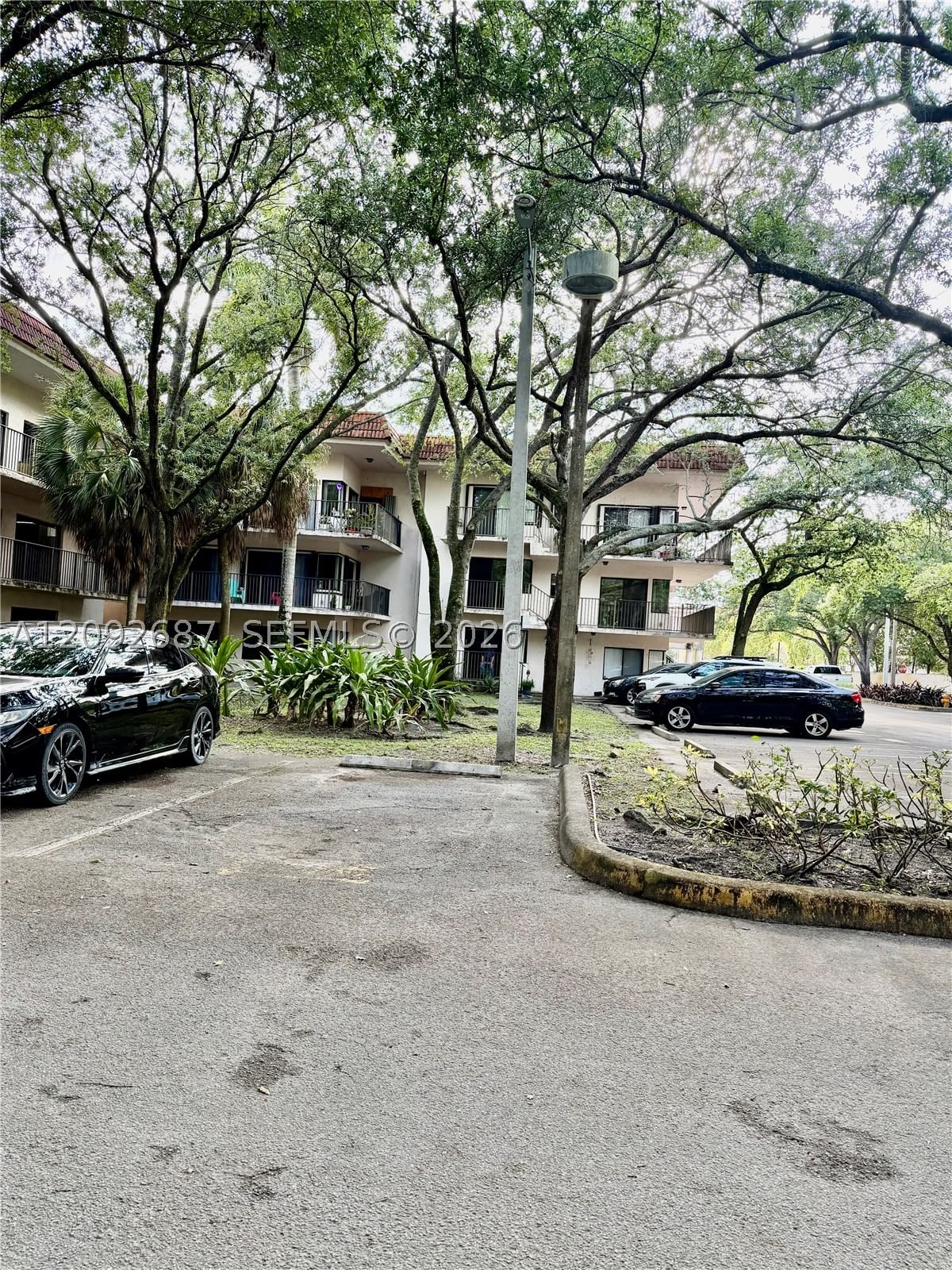Real estate property located at 4725 62nd Ave #104, Broward, Jasmine Lakes I Condo, Davie, FL
