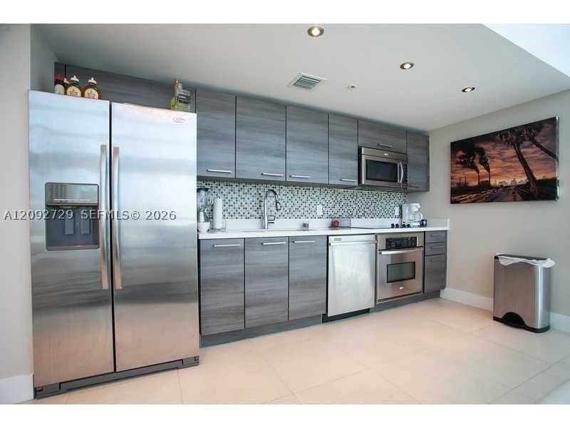 Real estate property located at 421 Meridian Ave #21, Miami-dade, Meridian 5 Condo, Miami Beach, FL