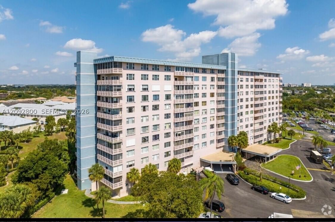 Real estate property located at 3800 Hillcrest Dr #523, Broward, Hillcrest East No 25 Cond, Hollywood, FL
